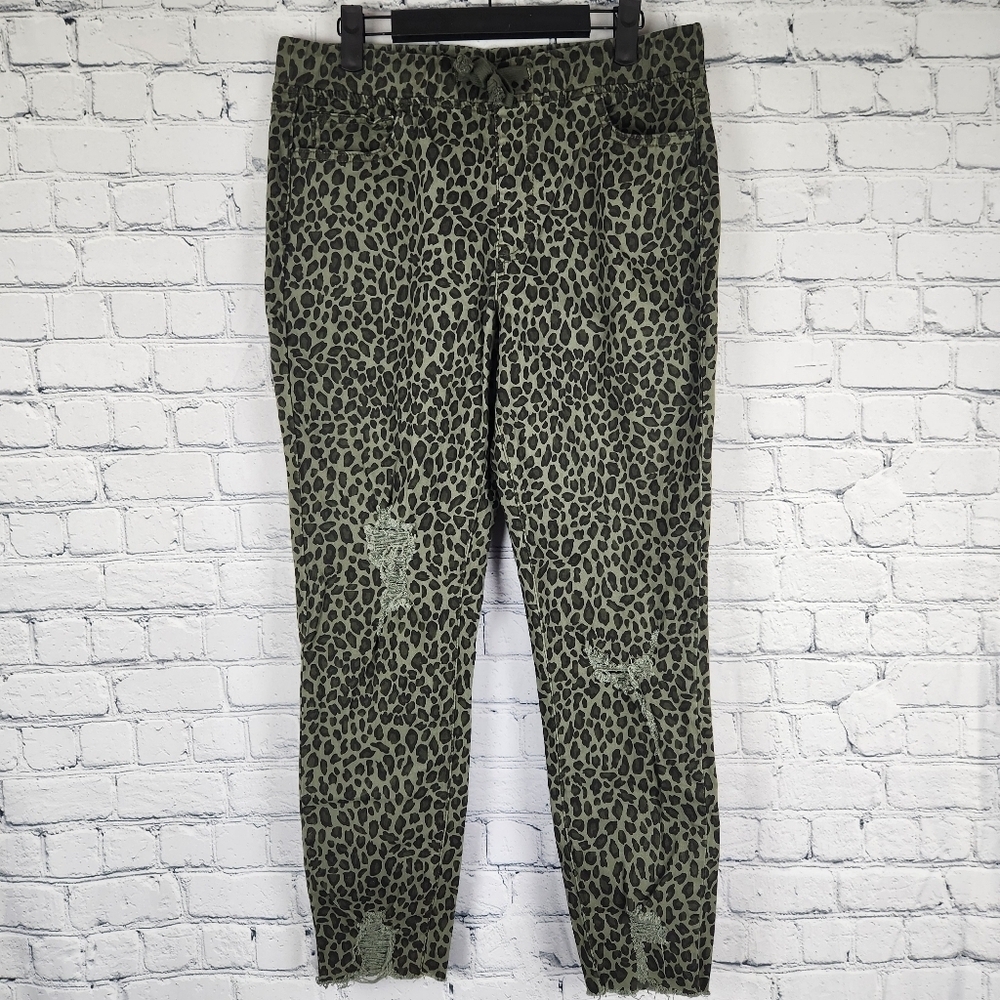 NWT YMI Size L Leopard Print Jogger Jeans